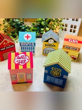 Target Bullseye Playground Wood Buildings & Cars People Signs Toys 26 Pieces